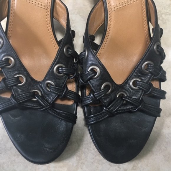 Tahari Marais Sandal Size 7 - Picture 2 of 5